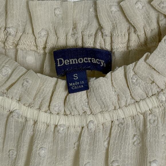Democracy Cream Swiss Dot Ruffle Blouse Size S Coquette Romantic - Picture 8 of 9